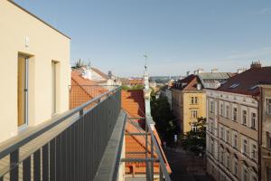 Fotografia z galérie ubytovania Chic Prague Suite with Terrace & City View v Prahe