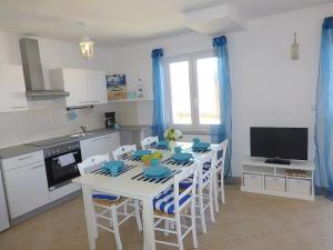 Η κουζίνα ή μικρή κουζίνα στο Apartmani Kvesic - Azzurro