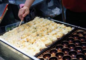 Makanan di atau berdekatan hotel