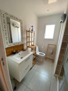 Bilik mandi di Casa Pépé Brouilla