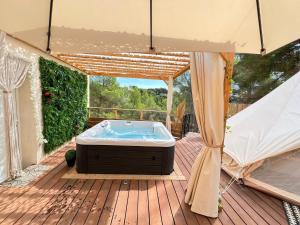 CantaronLOVE ROOM Tente Lodge spa MFG chez C&C, exclusivement réservée aux ADULTES的相册照片