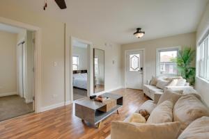 Gallery image of Walk to Metra Pet-Friendly Blue Island Apt in Blue Island