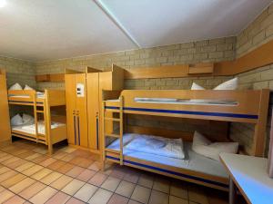 Postel nebo postele na pokoji v ubytování Jugendherberge Breisach + 37 fotografií
