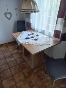 Televízia a/alebo spoločenská miestnosť v ubytovaní Ferienwohnung Seidl Top 2