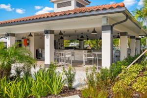 Ein Garten an der Unterkunft Orlando Resort Rentals at Universal Boulevard