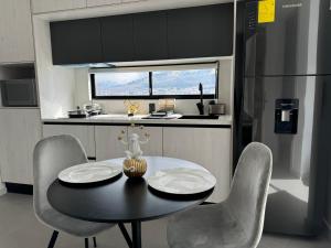 Η κουζίνα ή μικρή κουζίνα στο Nuevo Studio- Piso 17 Vista La Carolina - Edificio Harmony