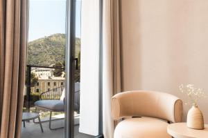 Nespecifikovaný výhled na hory nebo výhled na hory při pohledu z hotelu