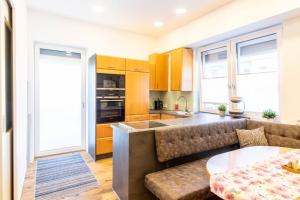 Eldhús eða eldhúskrókur á Ferienwohnung Ternberg