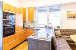 Eldhús eða eldhúskrókur á Ferienwohnung Ternberg