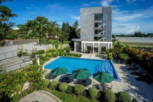 Kolam renang di atau dekat dengan Viewpark Hotel Tagaytay
