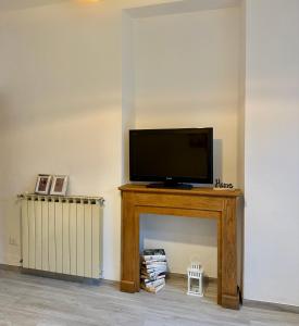 Μια τηλεόραση ή/και κέντρο ψυχαγωγίας στο La Casetta-Incantevole casa indipendente