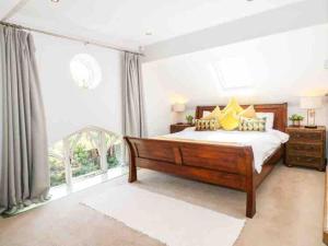 The Chapel - A Hidden Gem with Private Pool & Bar客房内的一张或多张床位