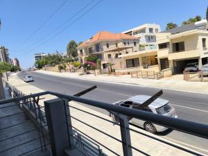 The surrounding neighborhood or a neighborhood close to a hosteleket