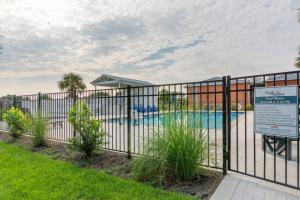Bazén v ubytování Sapphire Sands 3 Pools Pet Friendly nebo v jeho okolí