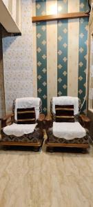 Zona d'estar a Hotel Raju Homestay Ayodhya 150 Meters from Shree Ram Janmbhoomi Temple 200 Meters from Ayodhya Dham Railway Station