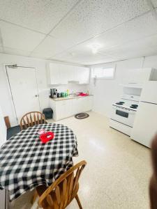 Kuchyň nebo kuchyňský kout v ubytování Appartment in Iroquois falls + 2 fotografie