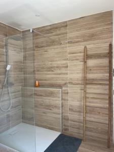 Ένα μπάνιο στο Maison de Village