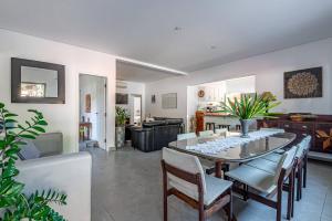 Køkken eller tekøkken på 4 dorm com piscina a 350 m de Camburizinho