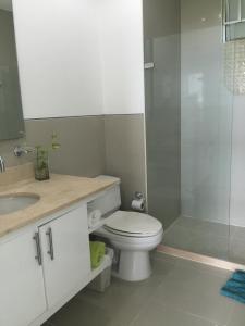 A bathroom at Morrosepic425