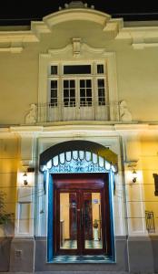 A fachada ou entrada em Novo Bonbini