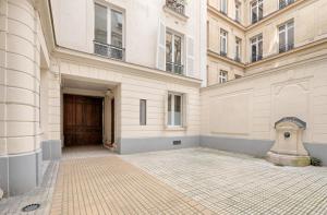 Saint-Lazare, Rue de Liege, Best location very central