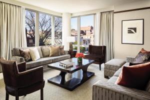 Posezení v ubytování The Ritz-Carlton Georgetown, Washington, D.C.