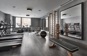 Fitness centrum a/nebo fitness zařízení v ubytování The Ritz-Carlton Georgetown, Washington, D.C.