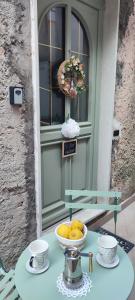 Φαγητό σε αυτό το διαμέρισμα ή κάπου εκεί κοντά