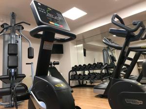The fitness centre and/or fitness facilities at Best Western Plus Hotel Farnese