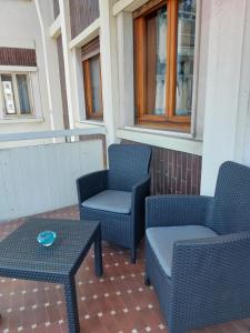 Χώρος καθιστικού στο Punto FM