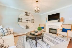 Fotografie z fotogalerie ubytování Family-Friendly Harrison Home 33 Mi to Branson! v destinaci Harrison