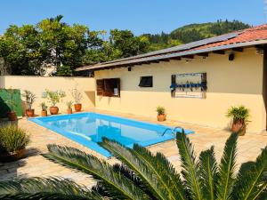 Πισίνα στο ή κοντά στο Pousada Canto dos Golfinhos