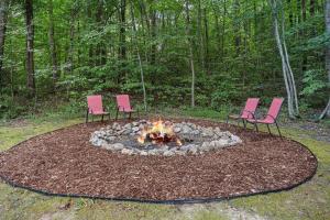 Κήπος έξω από το Andy Woods Lodge - 4 Bedrooms, 1,5 Baths, Sleeps 8 home