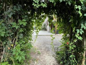 Gallery image of Maison de ferme restaurée avec mini ferme, terrasse et grand jardin près de la Vallée du Cher - FR-1-489-270 in Le Cluzeau