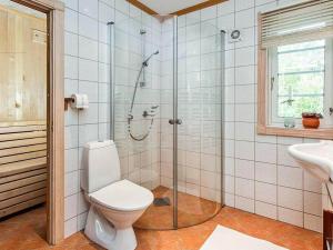 Koupelna v ubytování 5 star holiday home in Treungen + 20 fotografií