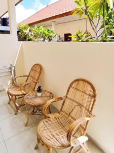 Balkón nebo terasa v ubytování Guest House 88 Pandawa