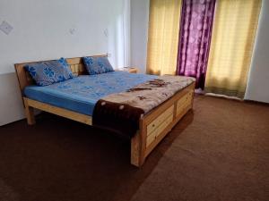 Postel nebo postele na pokoji v ubytování Welcome Guest House Ladakh by LexStays