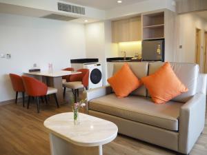 Kuchyň nebo kuchyňský kout v ubytování Centre Point Plus Hotel Pratunam