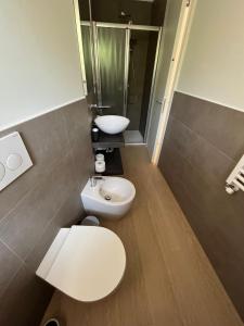 Bilik mandi di Hotel Al Pescatore