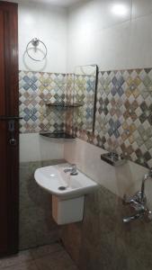 Koupelna v ubytování Dion Homestay