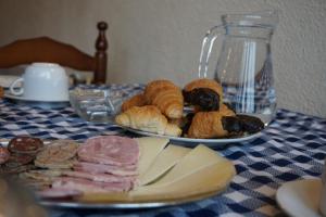 Comida en o cerca of this country house