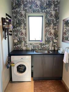 Gallery image of Magnolia Lane 2 bdrm, 4 bed, Guest House in Hawera +2 photos