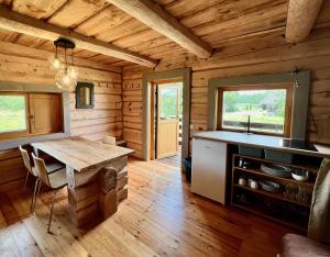 Fotografie z fotogalerie ubytování Lakeside cabin with saunas, hot-tub options v destinaci Antsla + 22 fotografií
