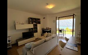 Χώρος καθιστικού στο Katty House - Dizzasco Lake Como