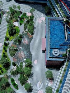 Bazén v ubytování Thảo Ngọc homestay ecopark nebo v jeho okolí