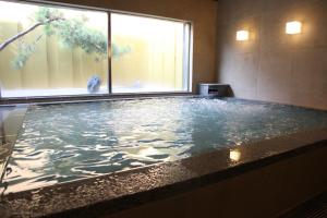Bazén v ubytovaní Urban Hotel Kyoto Nijo Premium alebo v jeho blízkosti