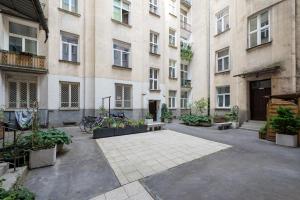 Budova, v ktorej sa apartmán nachádza