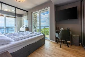 En eller flere senge i et værelse på Villa Carolea + 79 billeder