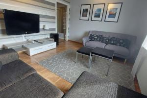 Posezení v ubytování Spacious three room apartment with a large kitchen and bathroom
