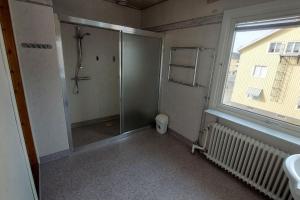 Fotografie z fotogalerie ubytování Spacious three room apartment with a large kitchen and bathroom v destinaci Luleå